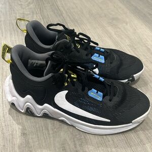 Nike Giannis Immortality 2 Basketball Shoes Size 5.5Y